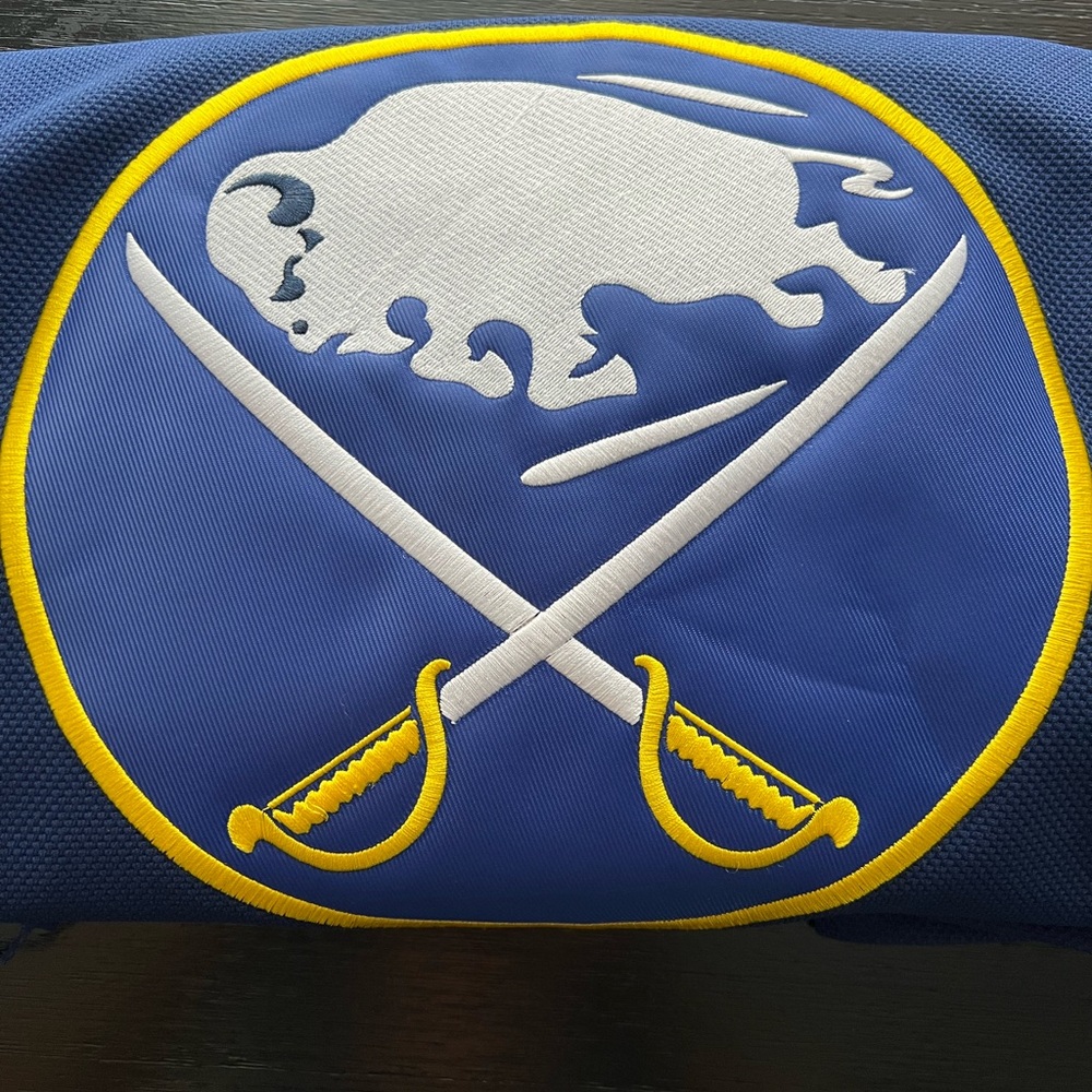 CCM Buffalo Sabres Gilbert Perreault Hockey Jersey French Connection - Picture 4 of 16